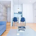 On Deluxe Apartments - Free Parking